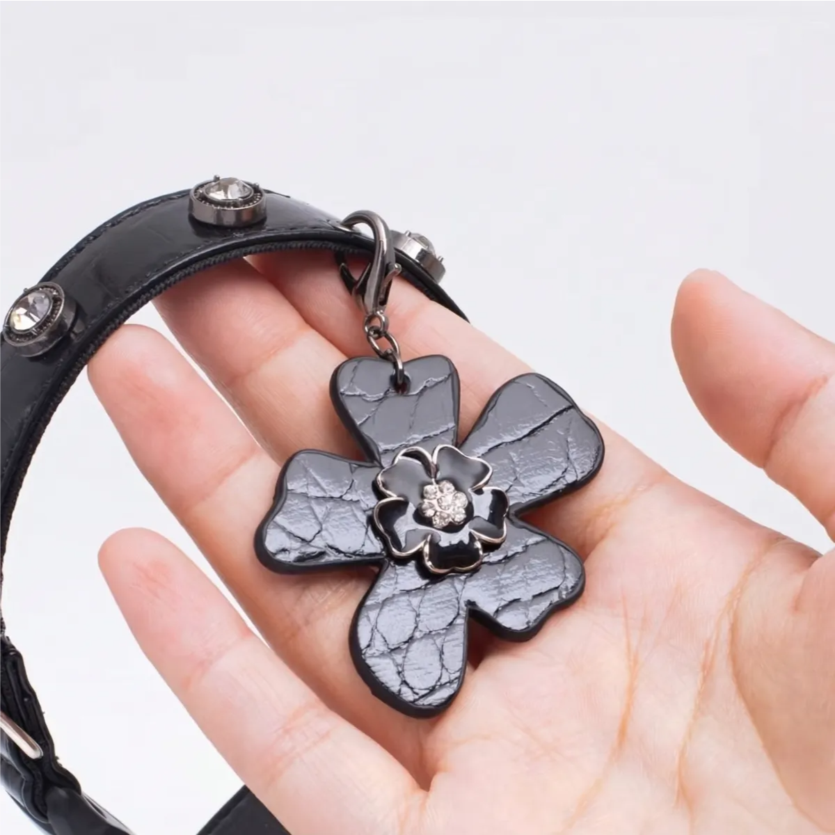 Croc-Embossed Flower Charm Pet Collar